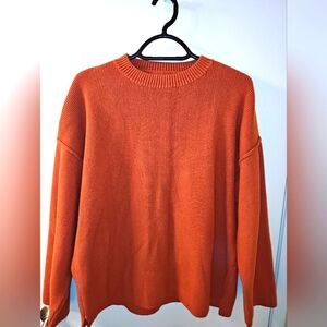 Crew neck pullover sweater